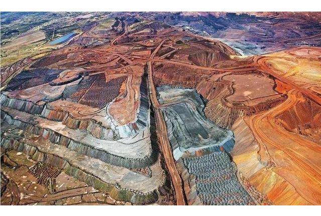 世界三大金矿排行榜 第一名价值万亿，储存量达3451吨